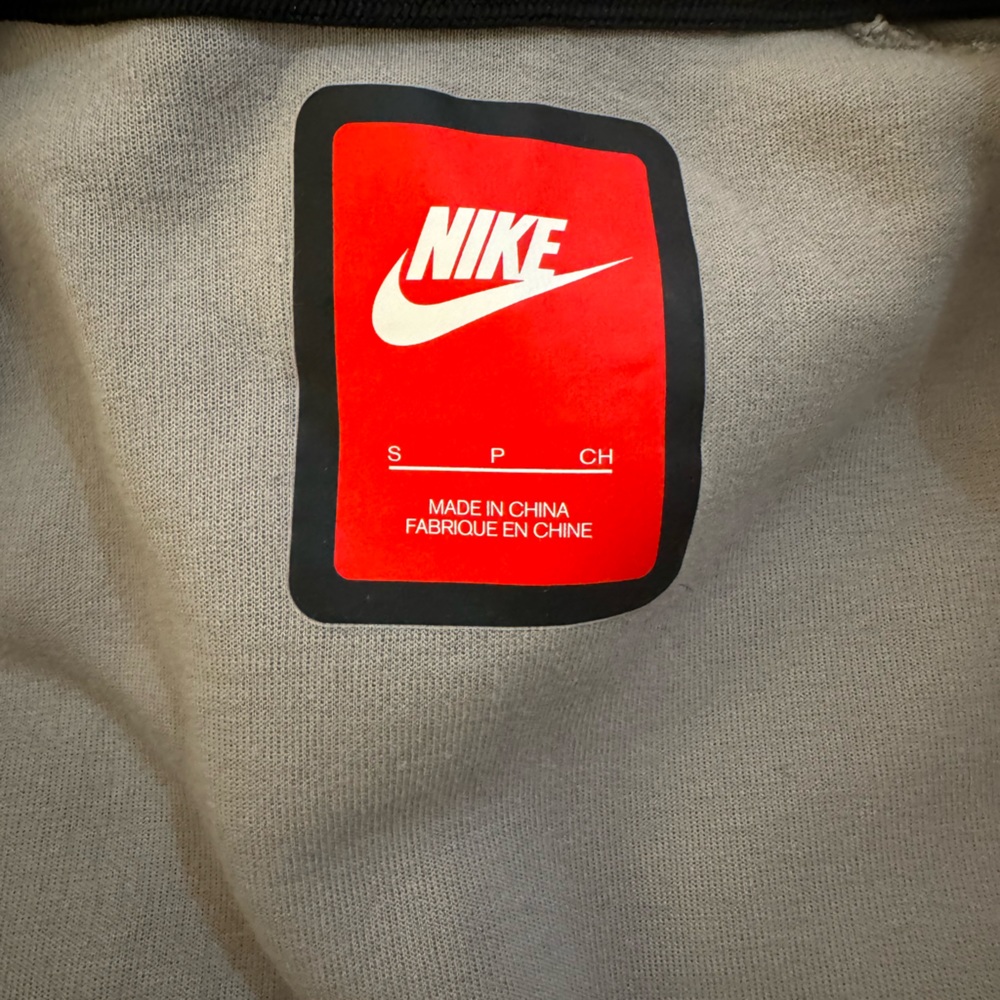 Nike Sweater - Picture 4 of 4